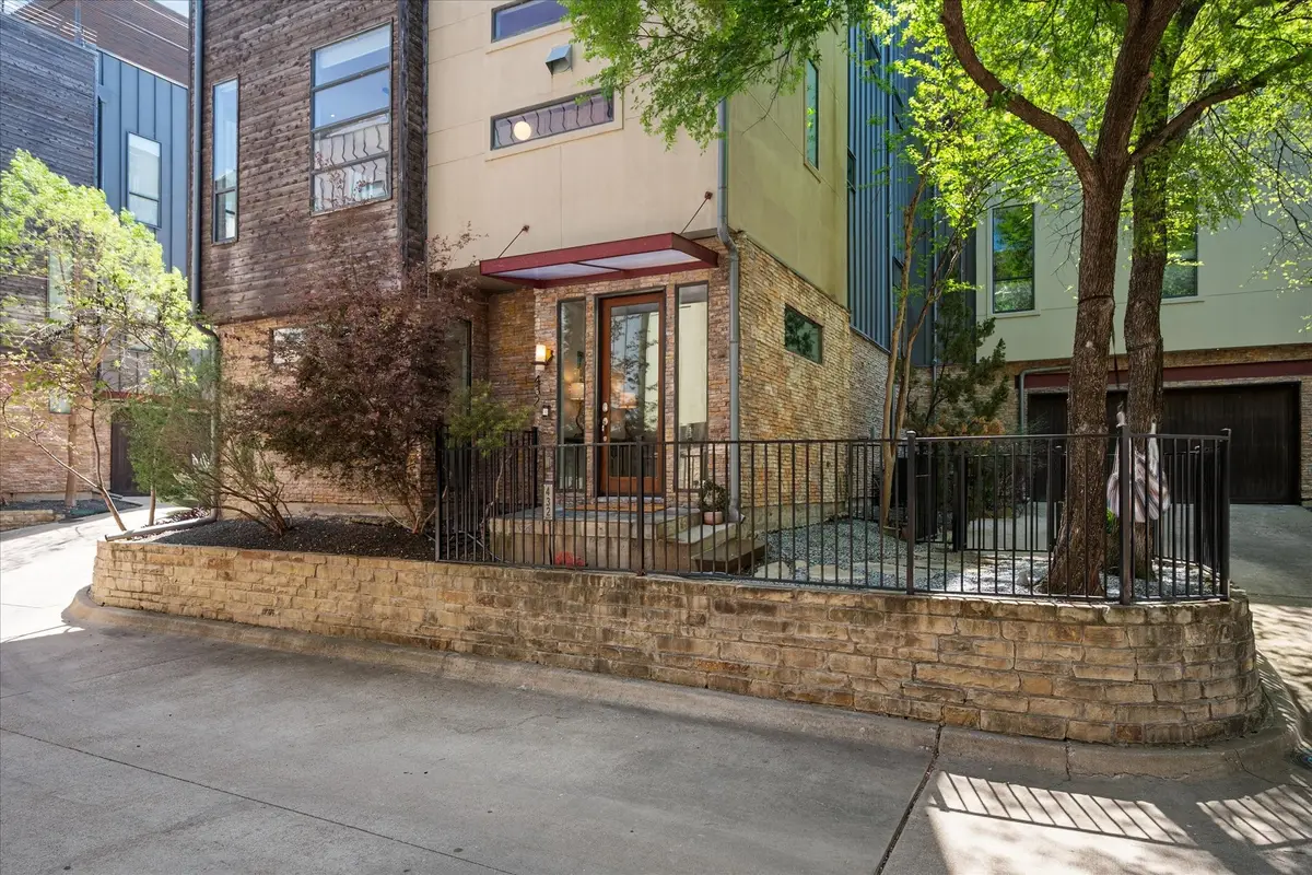 432 Trinity River Circle, Dallas, TX 75203 - #1