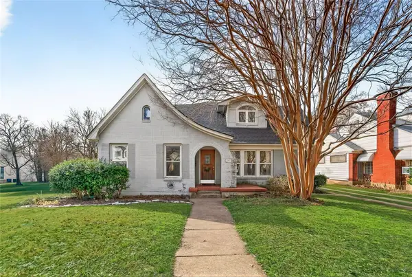 6844 Clayton Avenue, Dallas, TX 75214