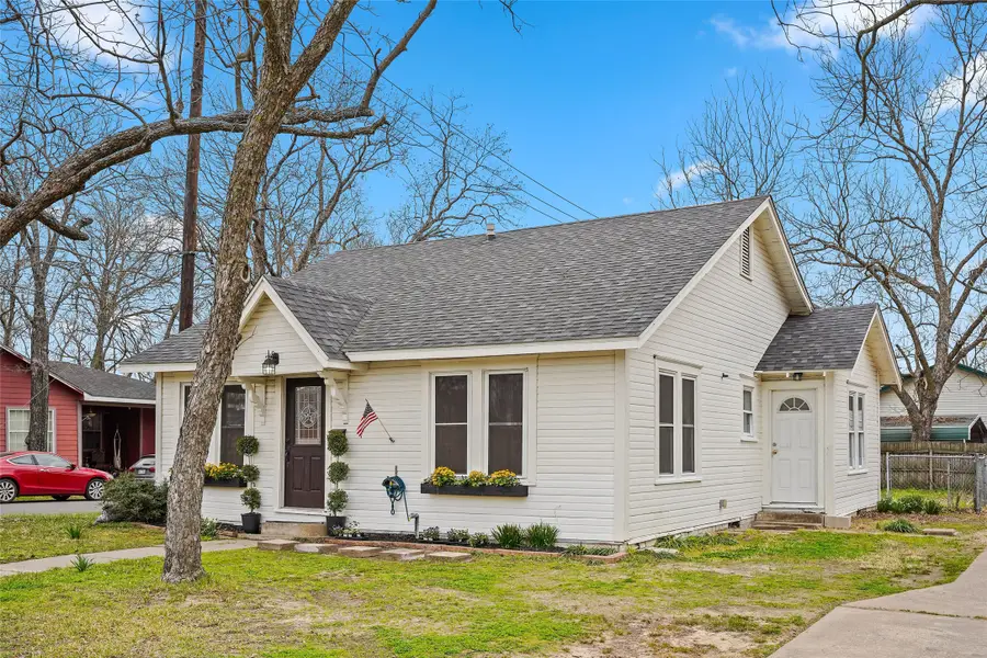 304 Texas Street, Sulphur Springs, TX 75482 - #3