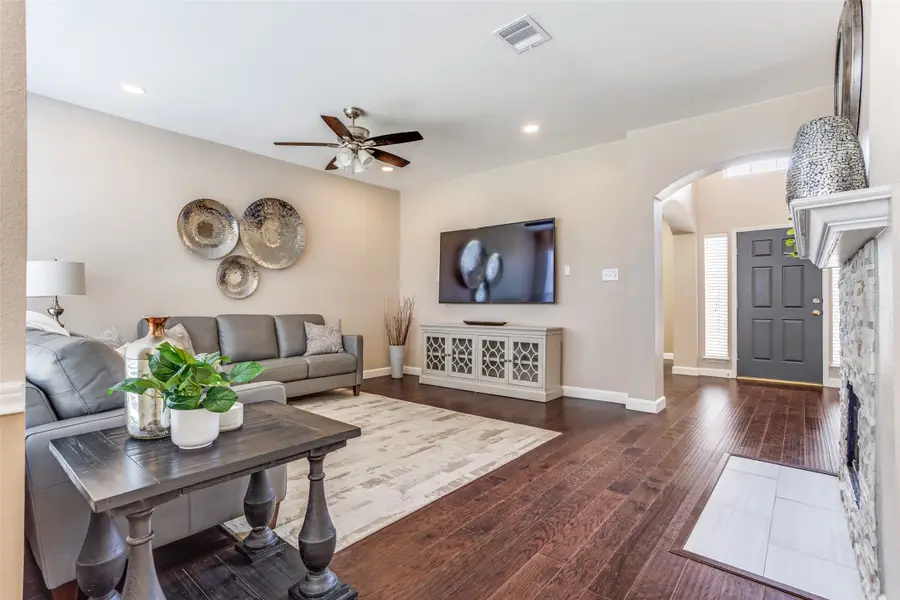 3909 Rolling Hills Drive, Plano, TX 75025 - #3