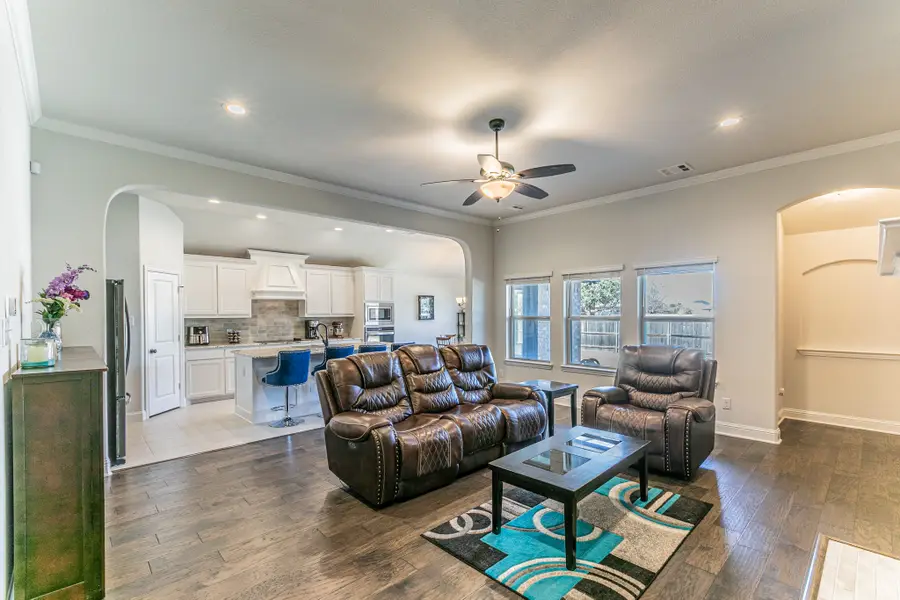 325 Woodhaven Trail, McGregor, TX 76657 - #2