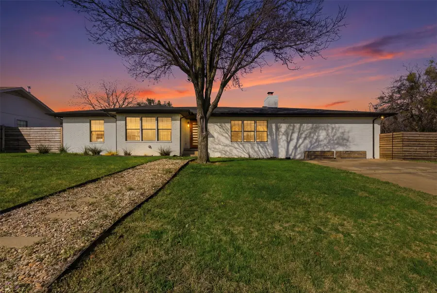 539 N Stewart Street, Jacksboro, TX 76458 - #2