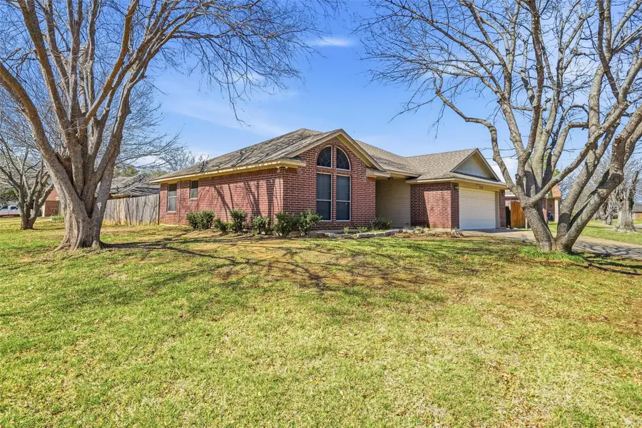 1154 Miles Avenue, Burleson, TX 76028 - #2