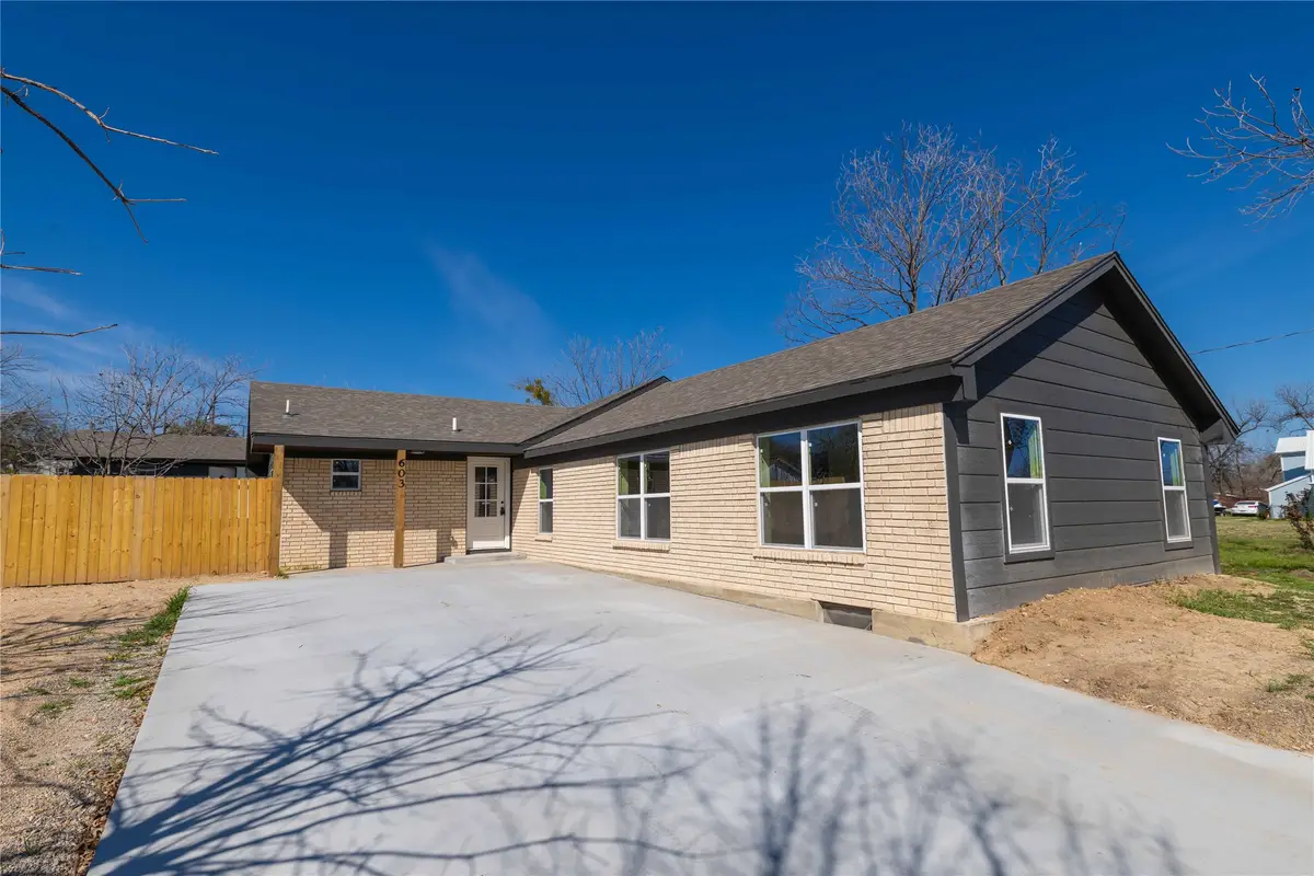 603 N Pearl Street, Comanche, TX 76442 - #1