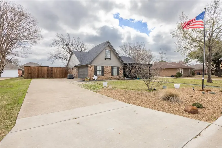 1301 N Saint Charles Avenue, Pilot Point, TX 76258 - #3