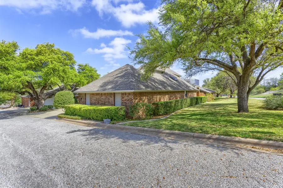 68 Legend Road, Benbrook, TX 76132 - #2