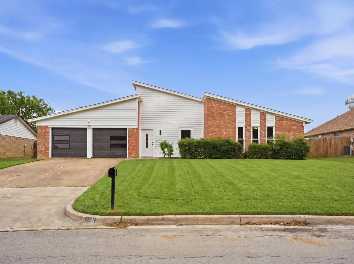 7321 Fredricksburg Drive, Forest Hill, TX 76140 - #1