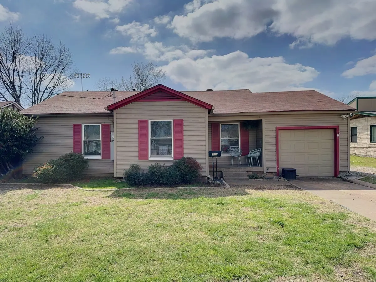 634 Oak Ridge Lane, Irving, TX 75061 - #1