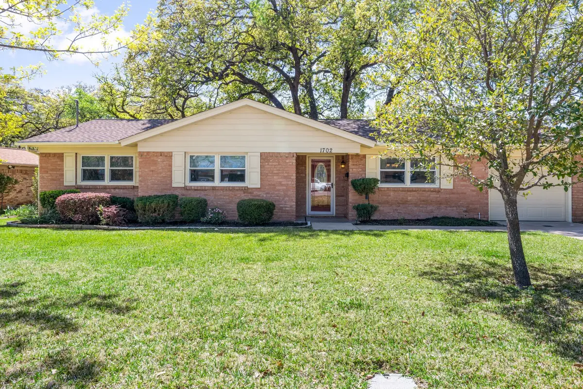 1702 Hendrix Drive, Irving, TX 75061 - #1