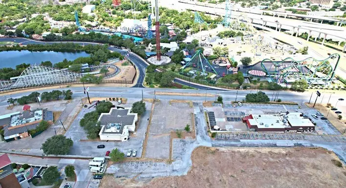 912 Six Flags Drive, Arlington, TX 76011 - #2