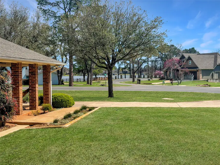 742 Kiowa Drive W, Gainesville, TX 76240 - #3