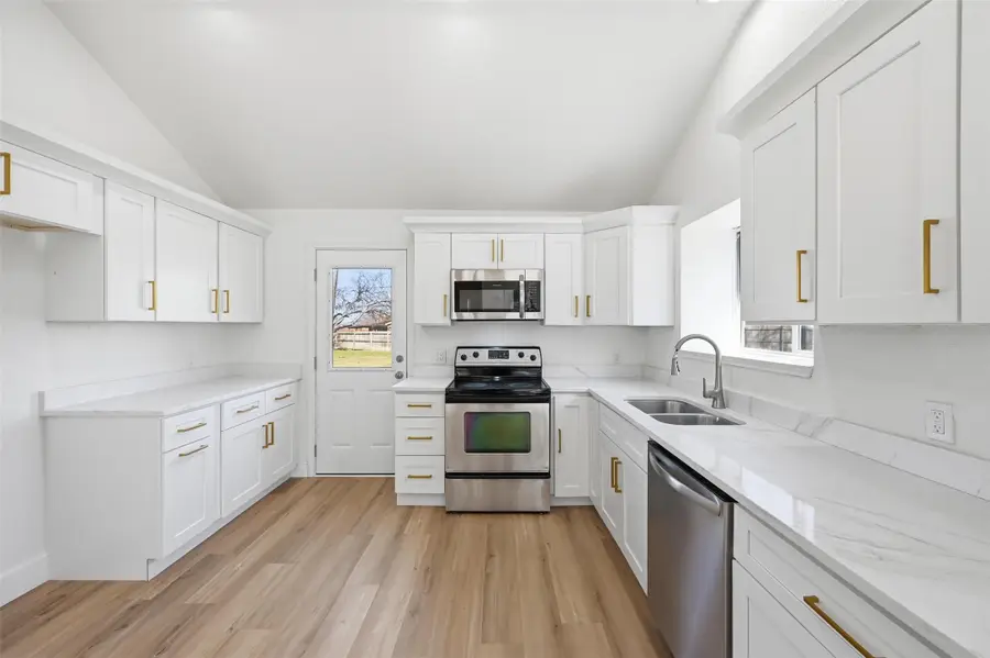 6301 Meadow Glen Drive, Arlington, TX 76018 - #3