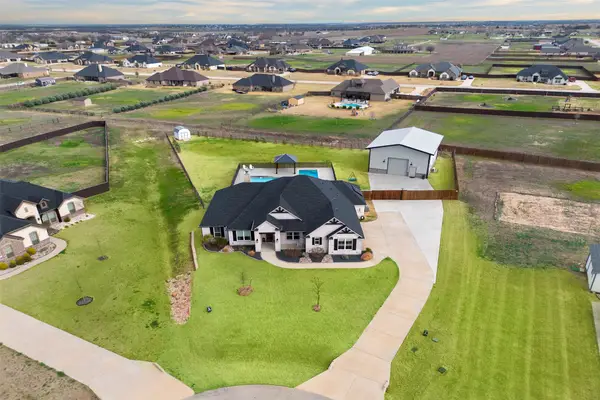 341 Hero Court, Waxahachie, TX 75167