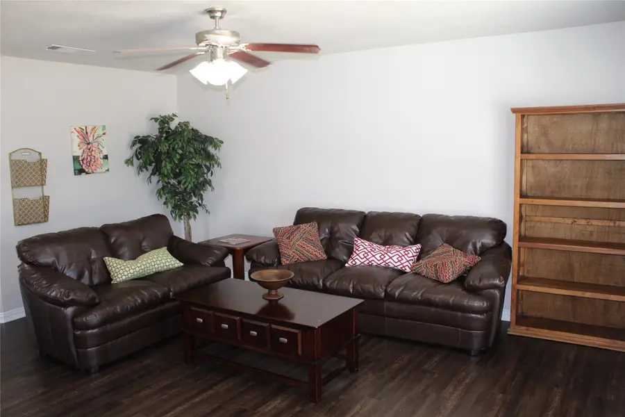 324 Jennifer Court, Weatherford, TX 76086 - #2