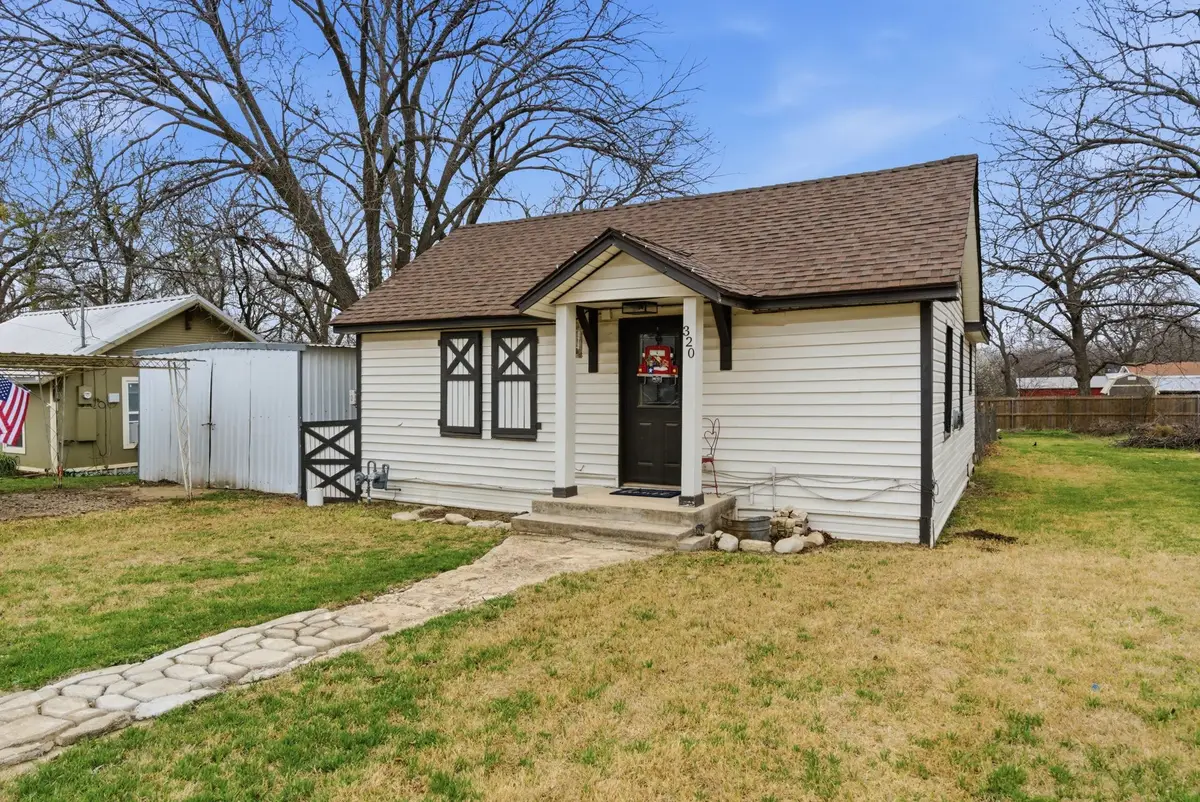 320 N Park Street, Dublin, TX 76446 - #1