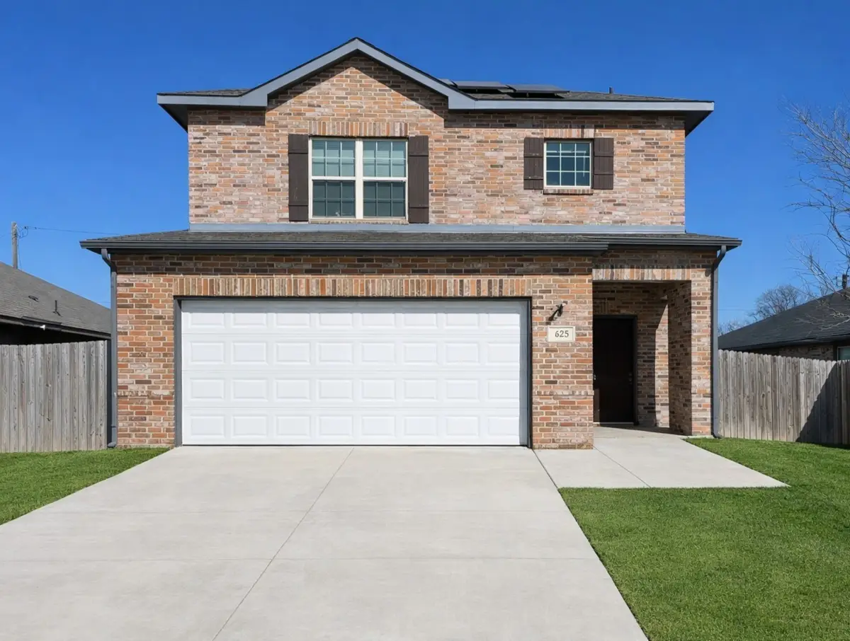 625 E Powell Avenue, Fort Worth, TX 76104 - #1