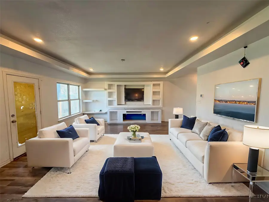 625 E Powell Avenue, Fort Worth, TX 76104 - #2