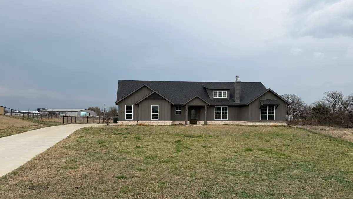 1035 Northern Oaks Court, Springtown, TX 76082 - #1