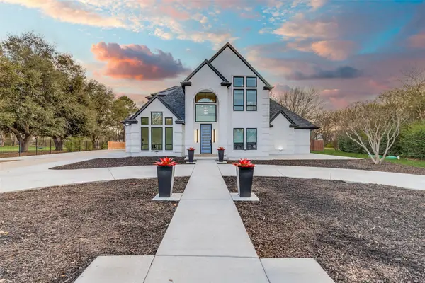 417 Ravenaux Drive, Southlake, TX 76092