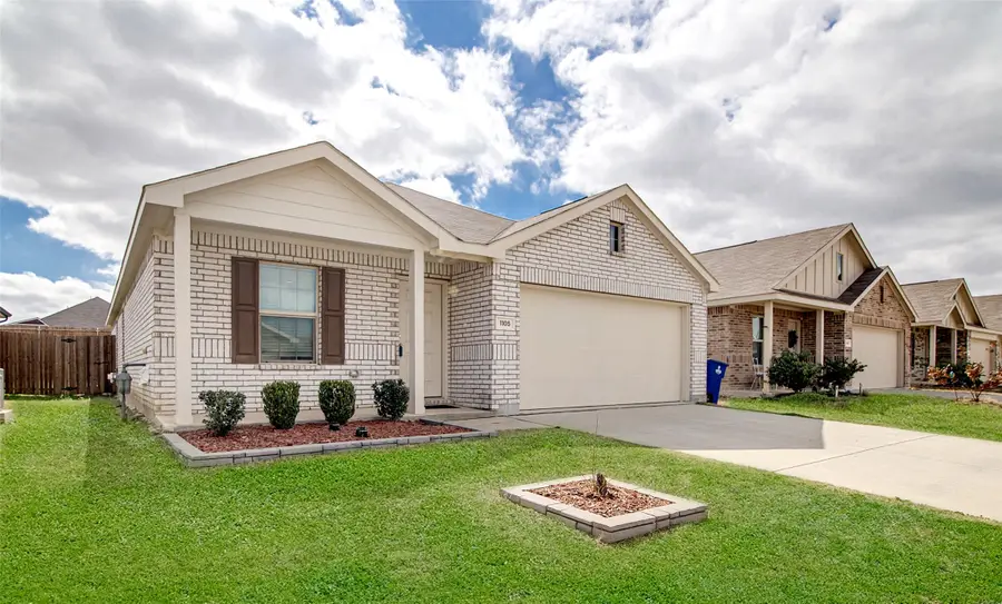 1105 Wildflower Street, Ennis, TX 75119 - #2