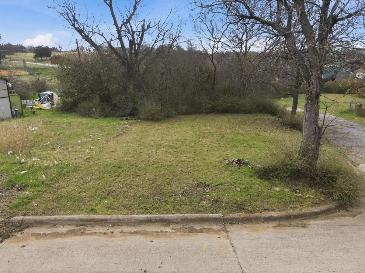 1060 E Oleander Street, Fort Worth, TX 76104 - #1