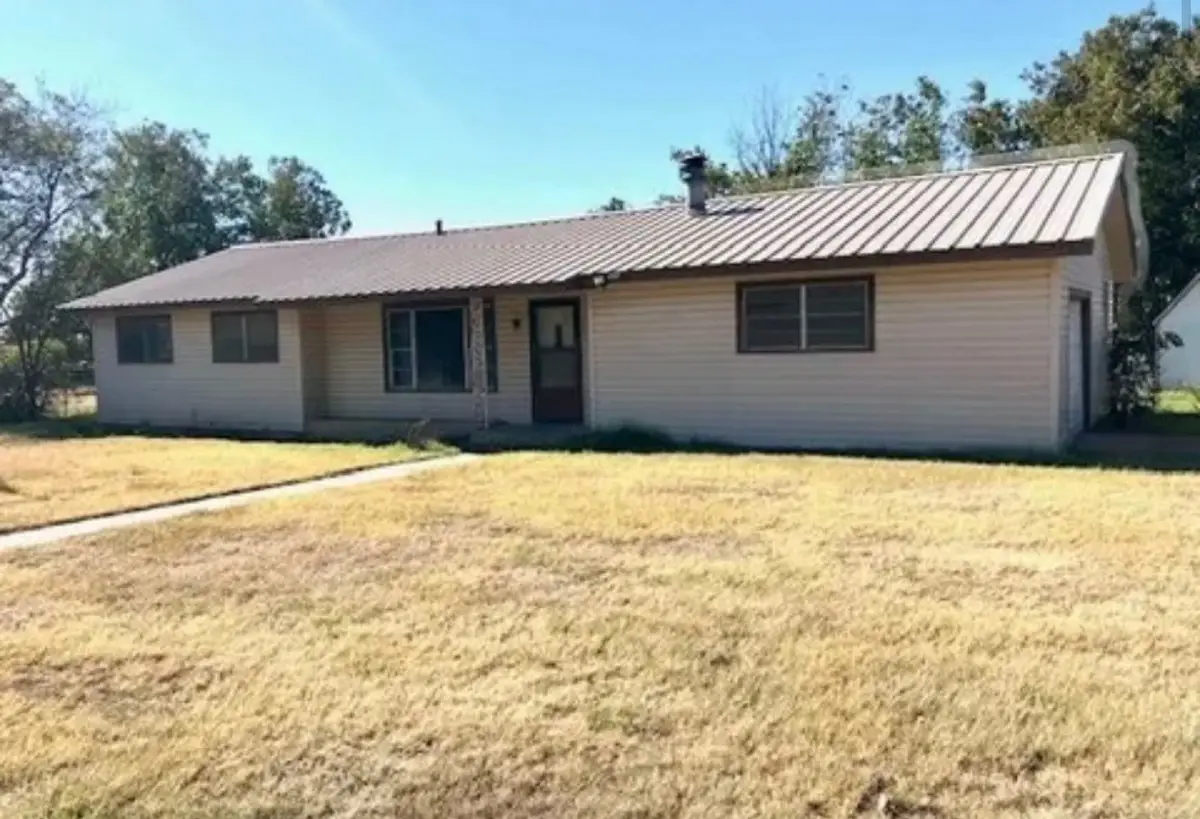 1111 N Reynolds, Throckmorton, TX 76483 - #1