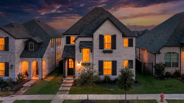 913 Gilbreath Avenue, Crowley, TX 76036