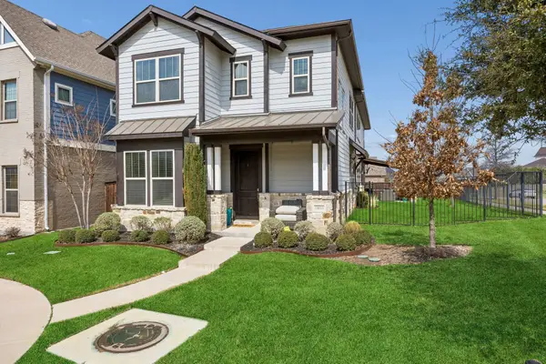 1800 Roundtree Circle W, Fort Worth, TX 76008