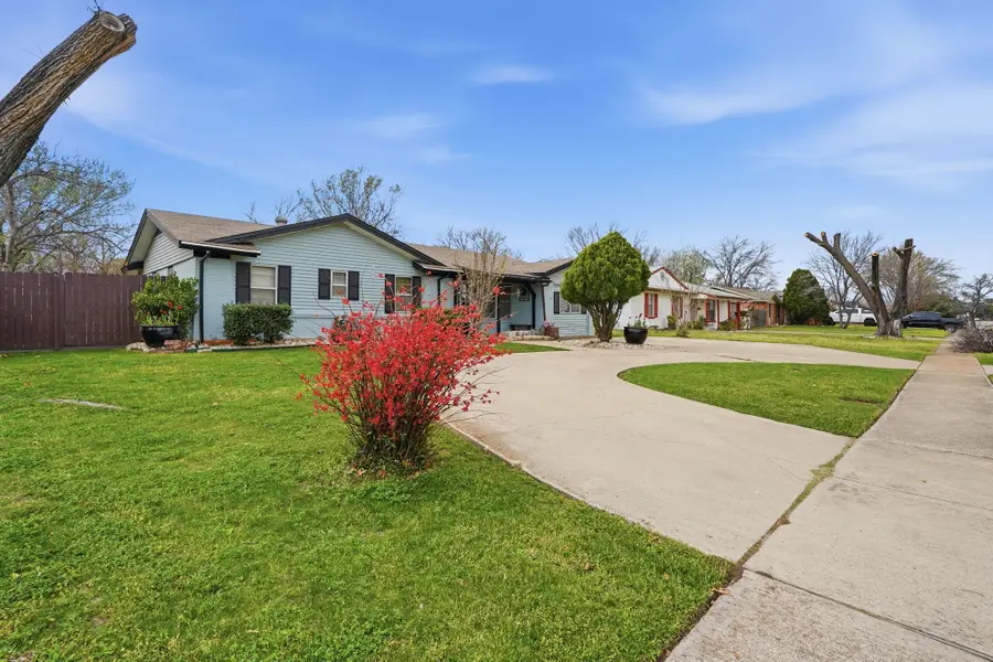 2546 W Rochelle Road, Irving, TX 75062 - #2