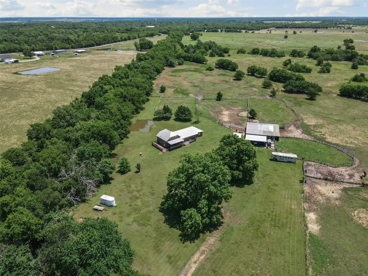 901 County Road 3925, Wolfe City, TX 75496 - #1