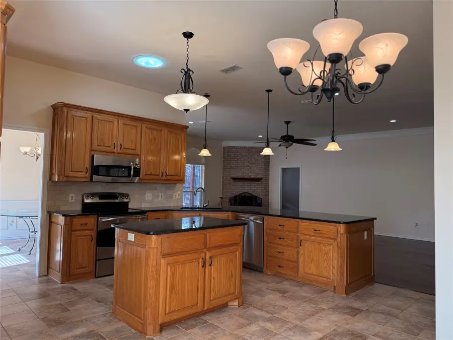 8805 Rolling Springs Court, Fort Worth, TX 76120 - #2