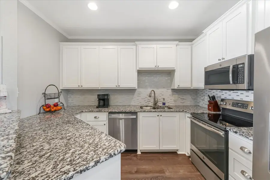 102 E Willow Street, Sanger, TX 76266 - #3