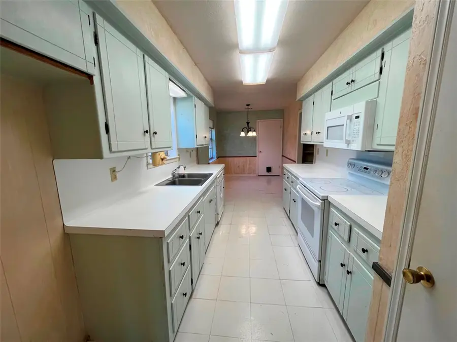 15 Post Oak Trail, Greenville, TX 75402 - #3