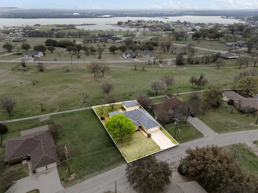 139 Runaway Bay Drive, Runaway Bay, TX 76426 - #2