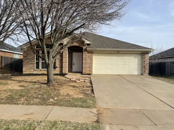 1304 Meadowbrook Lane, Crowley, TX 76036