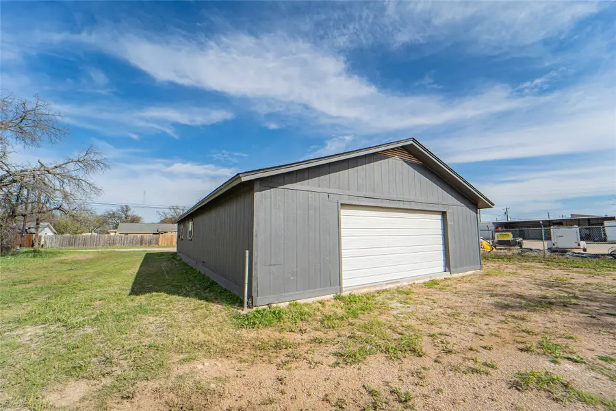 105 N Dairy Street, Breckenridge, TX 76424 - #2