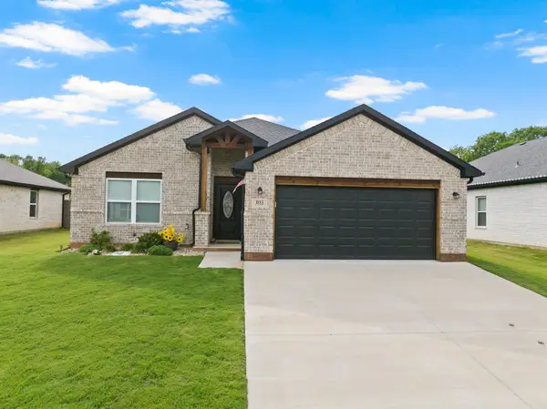 103 St. James, Mt Pleasant, TX 75455