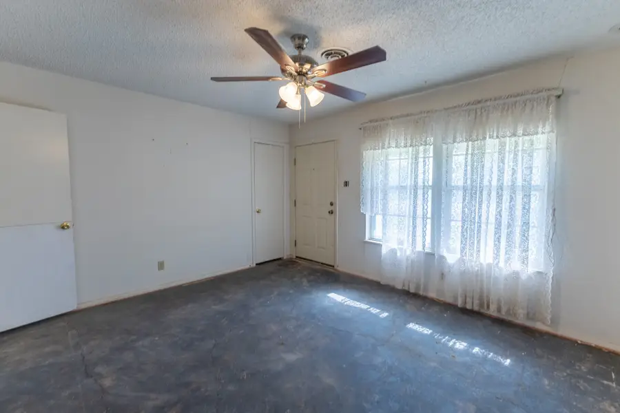 1103 Fifth Avenue, Coleman, TX 76834 - #2