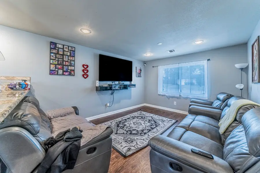 504 Lynda Lane, Arlington, TX 76010 - #2