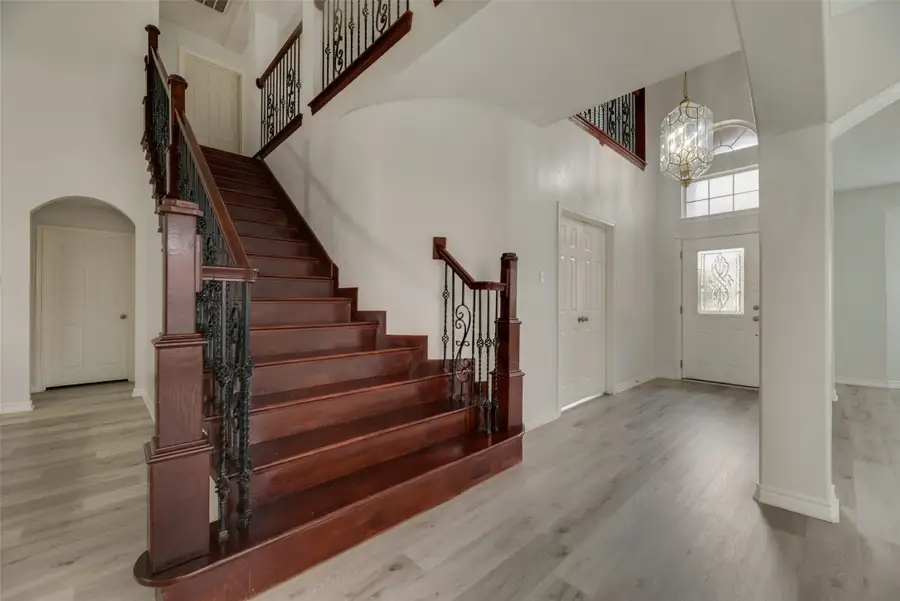 202 Forestridge Drive, Mansfield, TX 76063 - #2