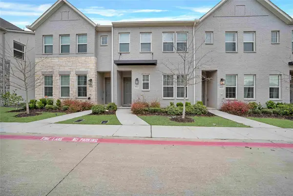 9916 Hennings Street, Irving, TX 75063