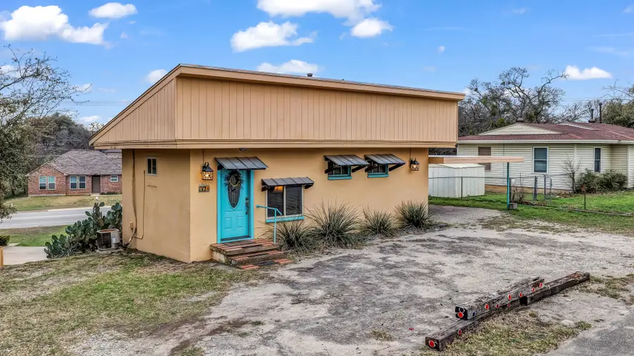 321 W Rentz Street, Weatherford, TX 76086 - #2