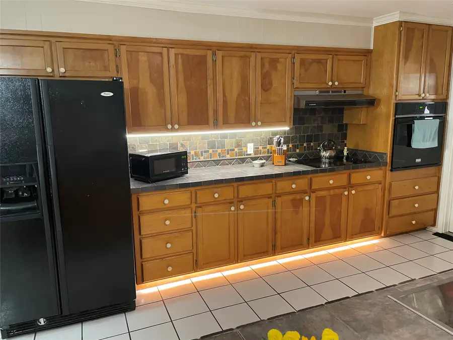 1004 Gladstone Avenue, Azle, TX 76020 - #3