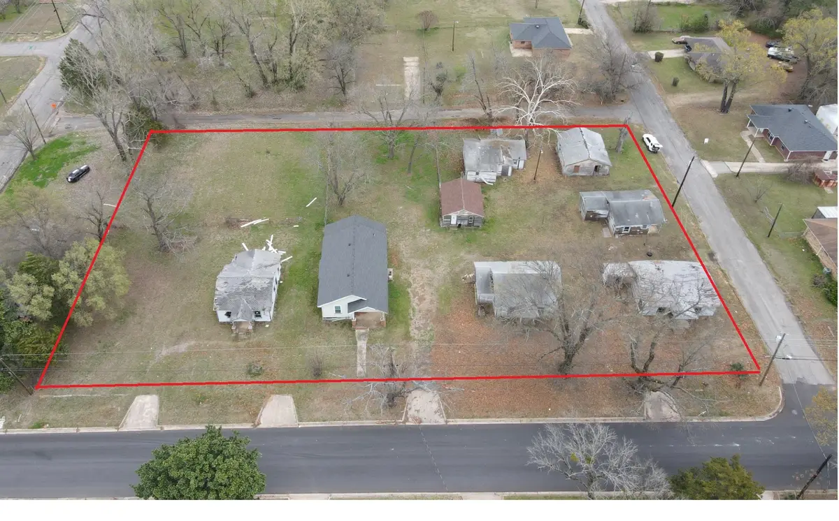 1138 Fitzhugh, Paris, TX 75460 - #1