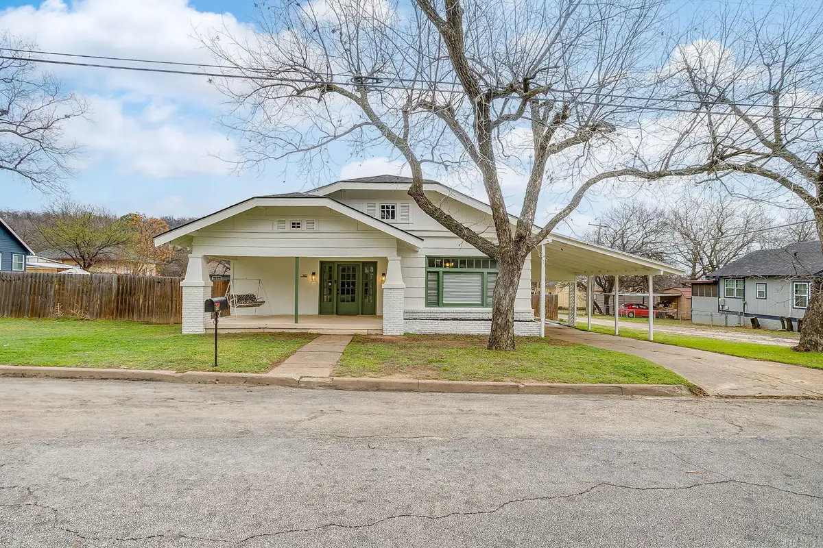 502 NE 6th Avenue, Mineral Wells, TX 76067 - #1