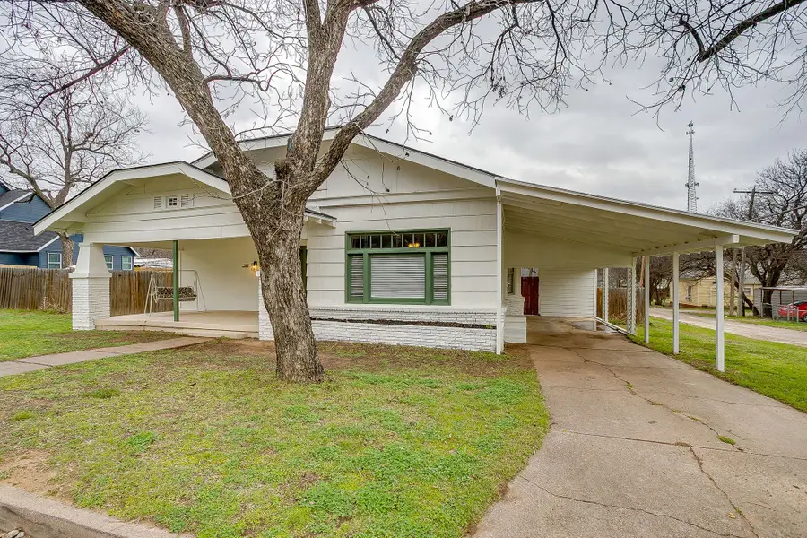 502 NE 6th Avenue, Mineral Wells, TX 76067 - #3