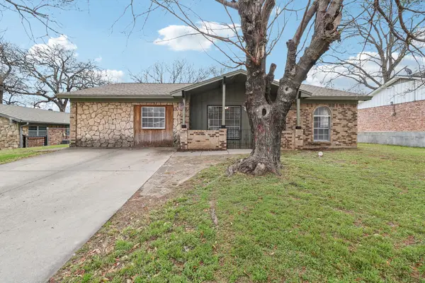413 Glen Haven Drive, Azle, TX 76020