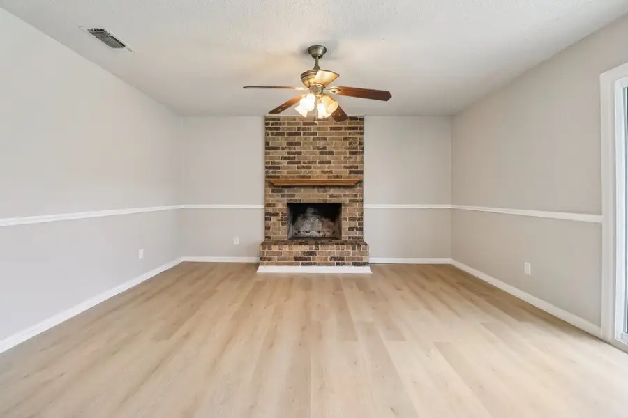 413 Glenhaven Drive, Azle, TX 76020 - #3