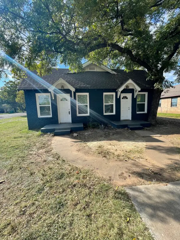 516 S Nueces, Coleman, TX 76384