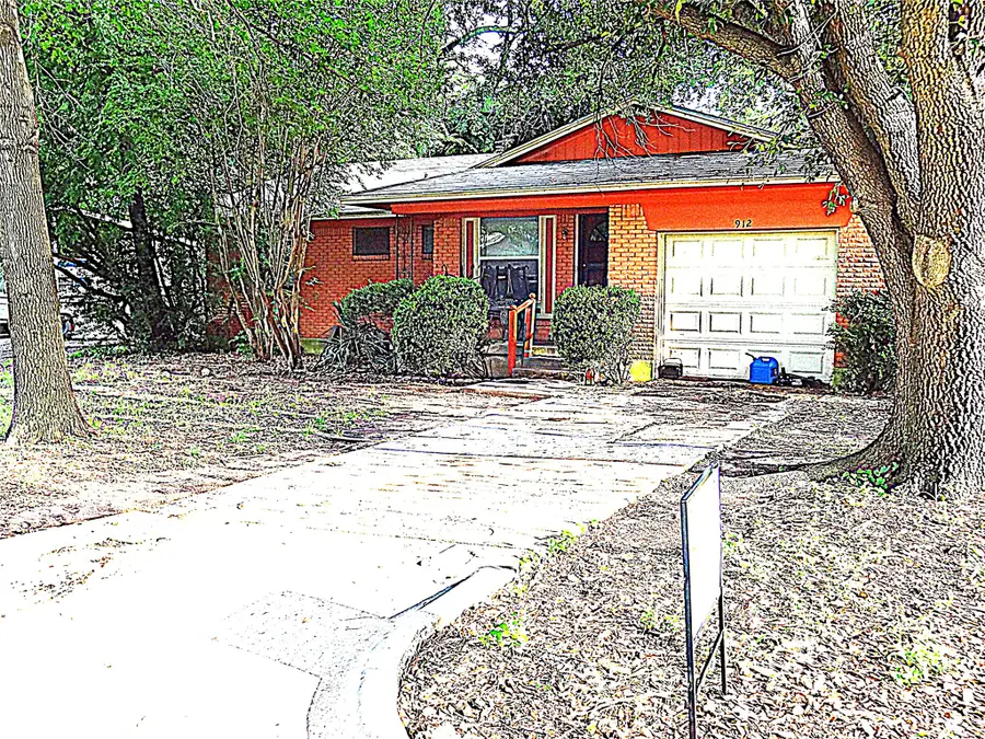 912 Sierra Drive, Denton, TX 76209 - #2